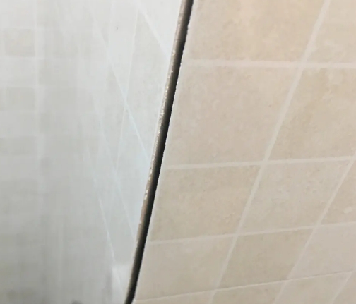 淳化瓷砖空鼓维修公司分享阳台瓷砖脱落的修复过程可以分为以下几个步骤